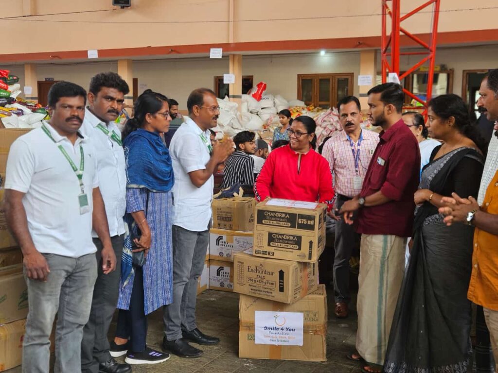 smile4you foundation distributed in the relief camps at Wayanad